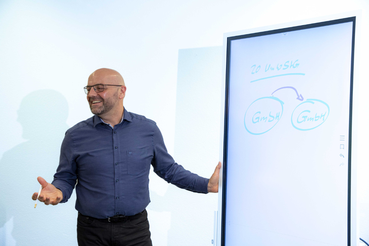 Team der AMZ Steuerberatung – spezialisiert auf Steuerberatung für Startups in Karlsruhe