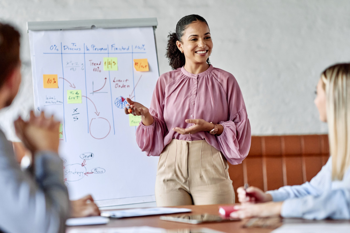 AMZ Steuerberatung Karlsruhe unterstützt Startups mit digitalen HR-Vorlagen